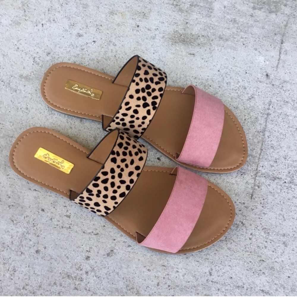 SOLD Qupid Sandals - Picture 4 of 4